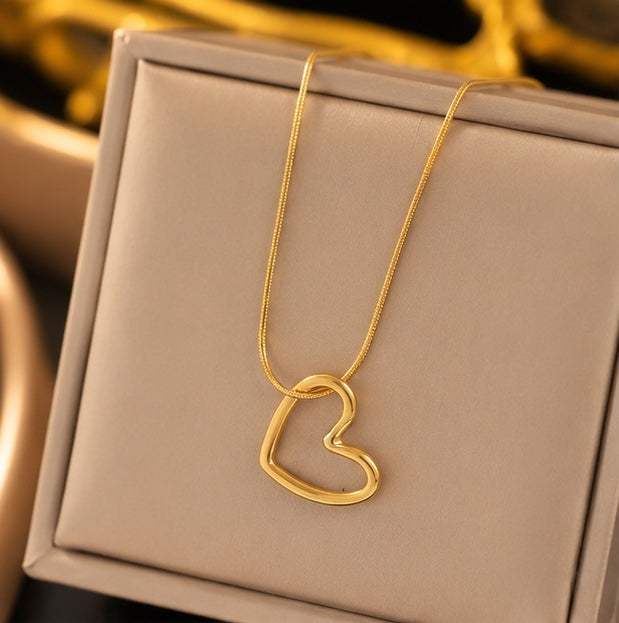 'Outlined' Heart Necklace