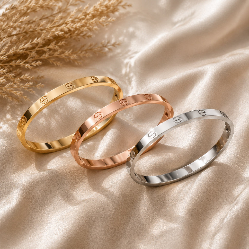 'Sealed' Bangle