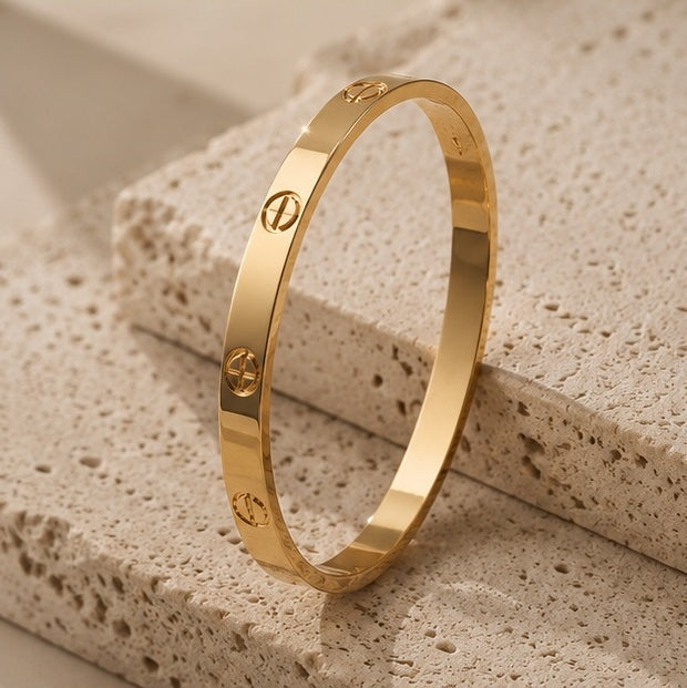 'Sealed' Bangle