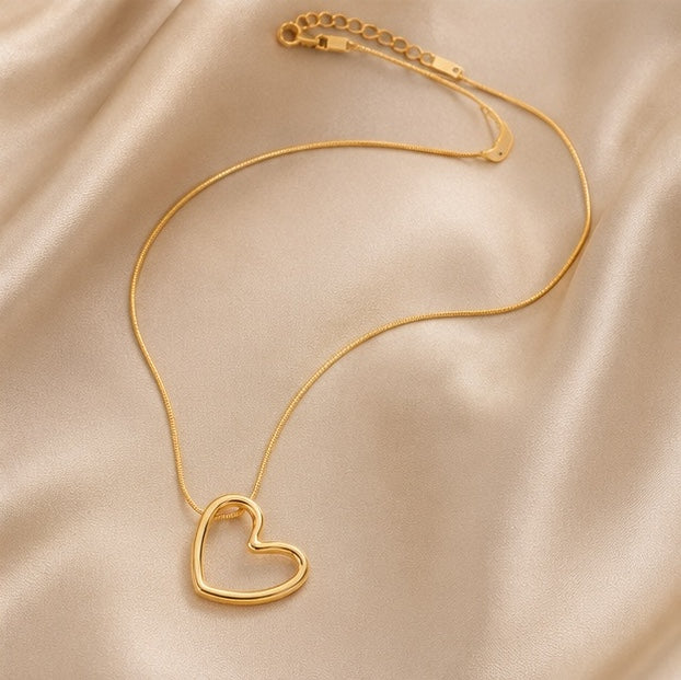 'Outlined' Heart Necklace