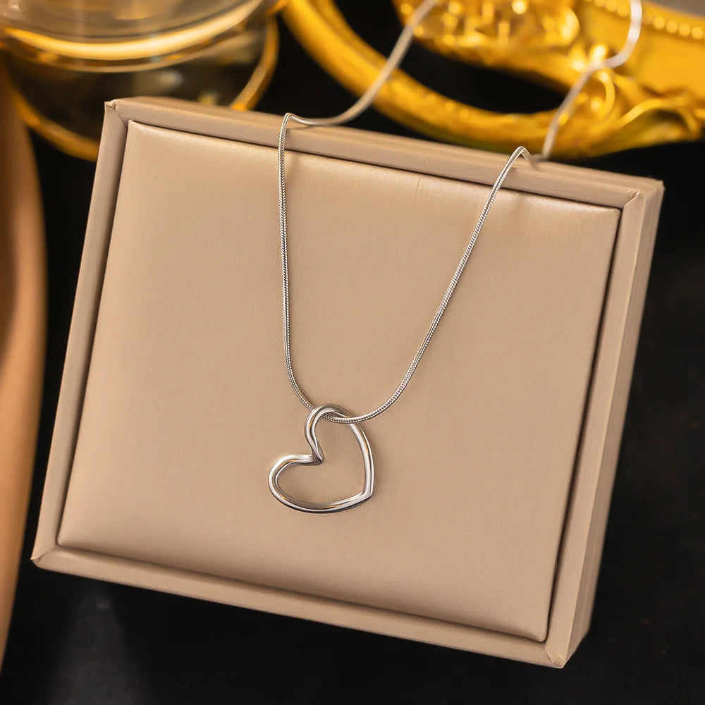 'Outlined' Heart Necklace