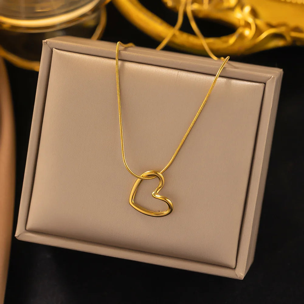 'Outlined' Heart Necklace